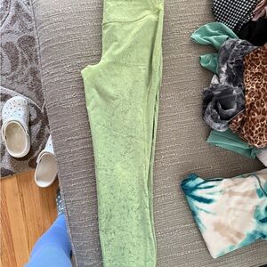 Lululemon Pale Green Leggings Size 6